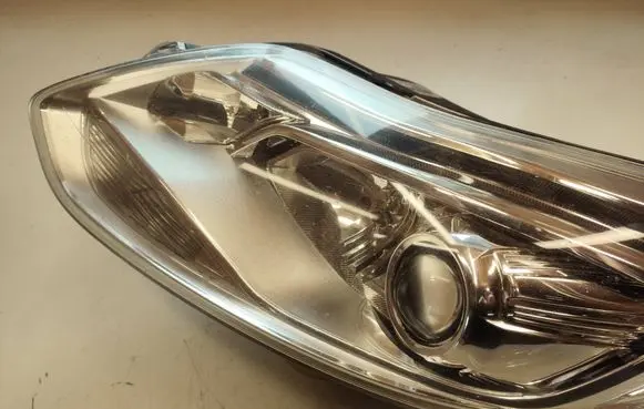 Ford Focus Headlight/headlamp BM5113D155AJ 14821