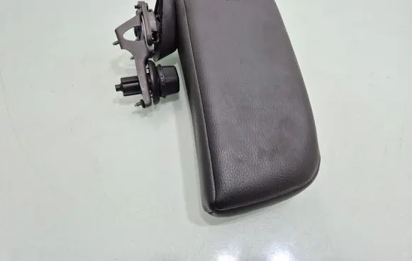 Opel Zafira B Armrest 