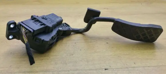 Audi A6 S6 C6 4F Accelerator throttle pedal 4F2721523