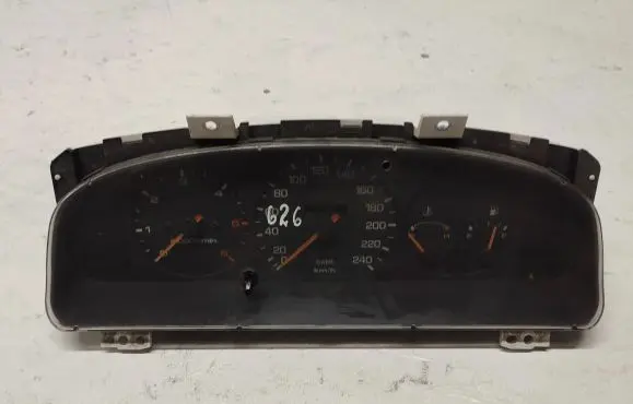 Mazda 626 Speedometer (instrument cluster) PLH90B