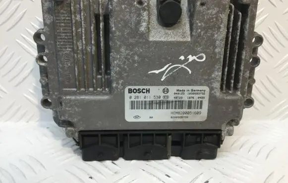 Renault Trafic II (X83) Engine control unit/module 8200051609 8200325720