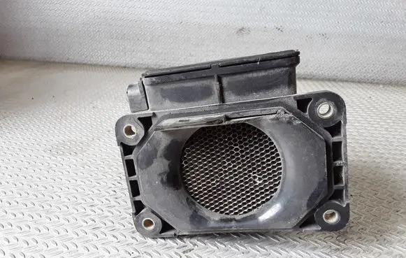 Mitsubishi Galant Mass air flow meter E5T08271