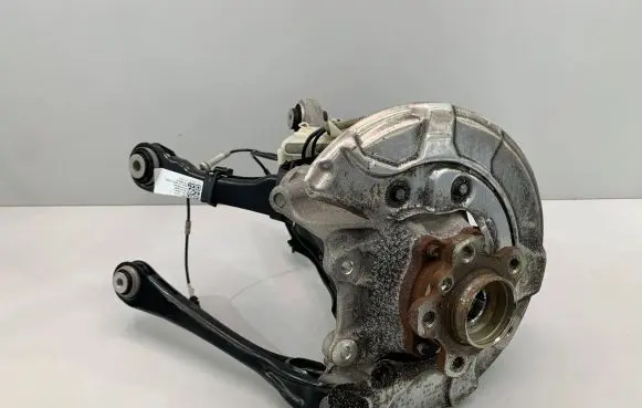 BMW 7 G11 G12 Rear wheel hub spindle/knuckle 6865661