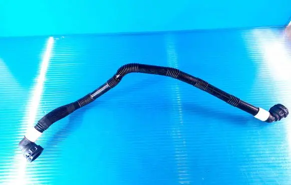 Tesla Model 3 Engine coolant pipe/hose 107758900D