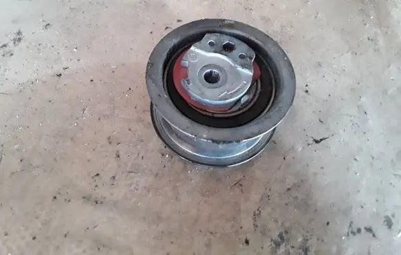 Skoda Octavia Mk2 (1Z) Timing belt tensioner 979669