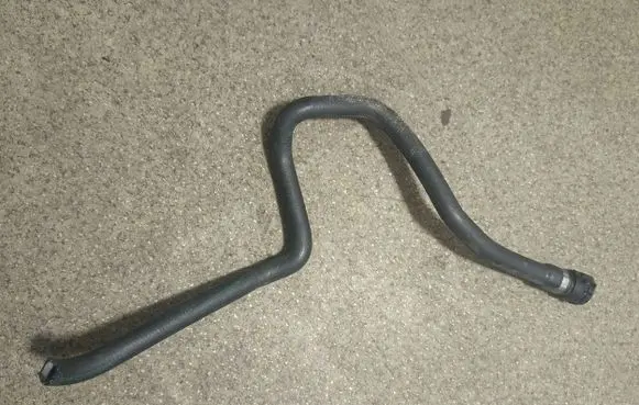 BMW 5 E39 Engine coolant pipe/hose 8378952