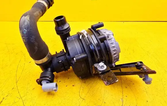 Mercedes-Benz GLC C253 Electric auxiliary coolant/water pump A0005002686