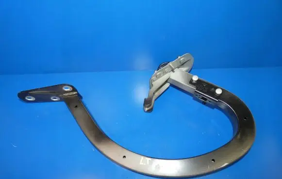 Jaguar XE Tailgate/trunk/boot hinge