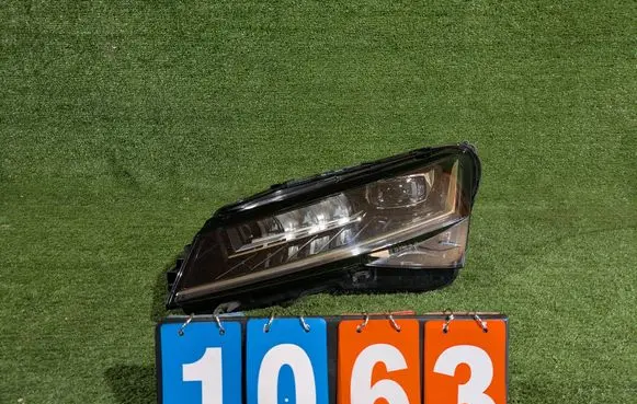 Skoda Superb B8 (3V) Headlight/headlamp 