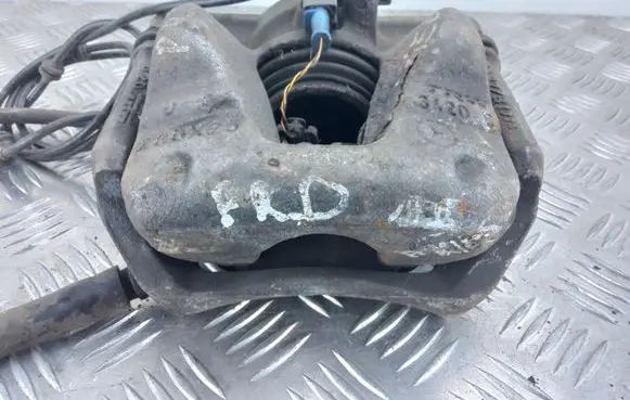 Mercedes-Benz A W176 Front brake caliper