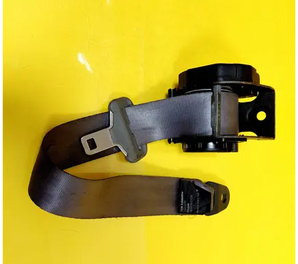 Rear seatbelt