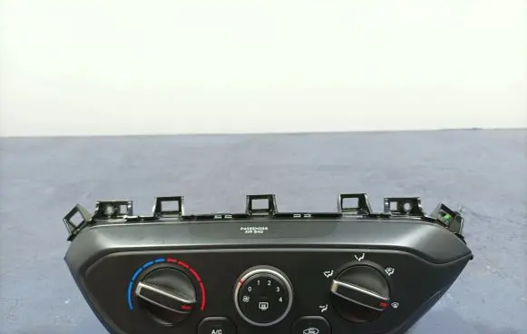 Hyundai i20 (PB PBT) Climate control unit 97250-Q0010
