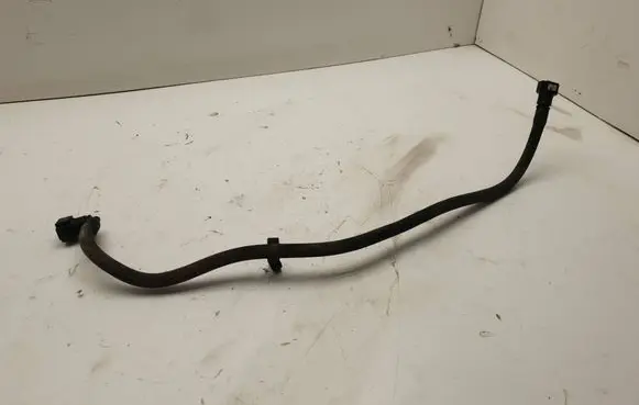 Volvo XC90 Fuel line pipe