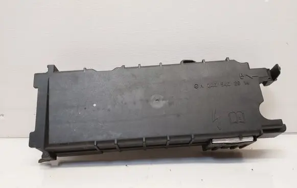Mercedes-Benz CLA C117 X117 W117 Fuse box cover A2465451600