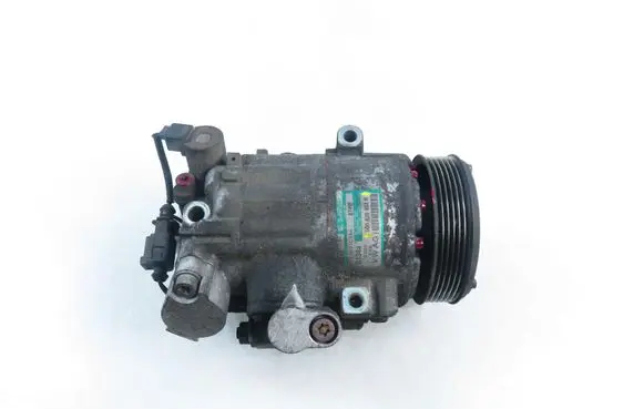 Volkswagen Polo IV 9N3 Air conditioning (A/C) compressor (pump) 6Q0820803H