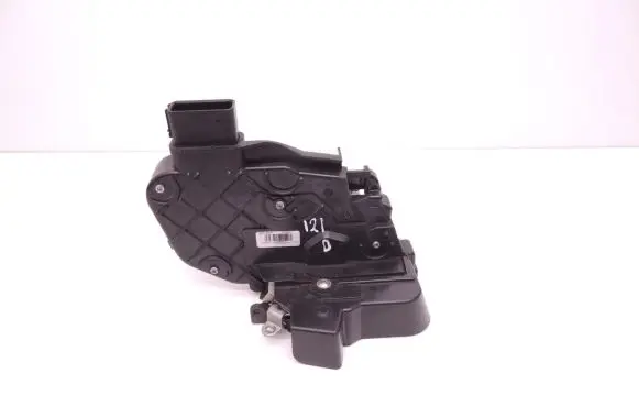 Volvo XC60 Front door lock 30799311 D121