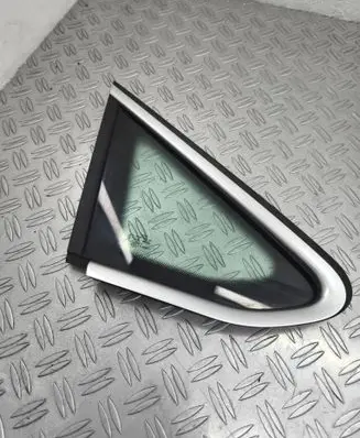 Seat Alhambra (Mk2) Front triangle window/glass 7N0845412C
