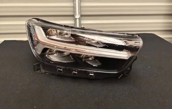 Volvo XC40 Headlight/headlamp 32257740