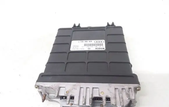 Audi A4 S4 B5 8D Engine control unit/module 028906021F 0281001366