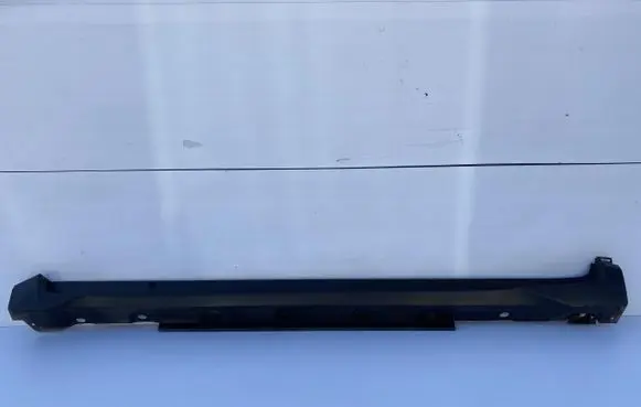 Toyota C-HR I Front sill (body part) 75852F4010