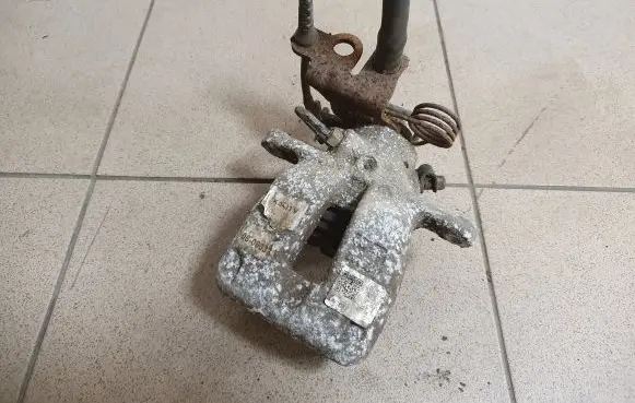 Volkswagen Caddy Rear brake caliper