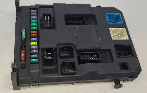 Citroen C3 Picasso Fuse module 9666952380 22661F01 PRT0679001