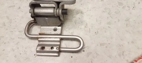 Audi A6 S6 C6 4F Rear door lower hinge 8E0833412