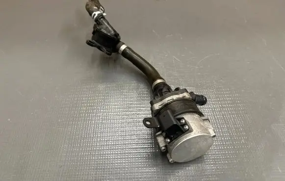 Volvo XC90 Electric auxiliary coolant/water pump 31338384 P4161