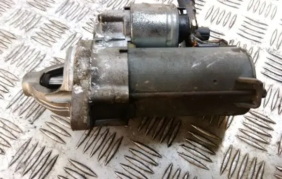 Mercedes-Benz B W245 Starter motor A0061510301