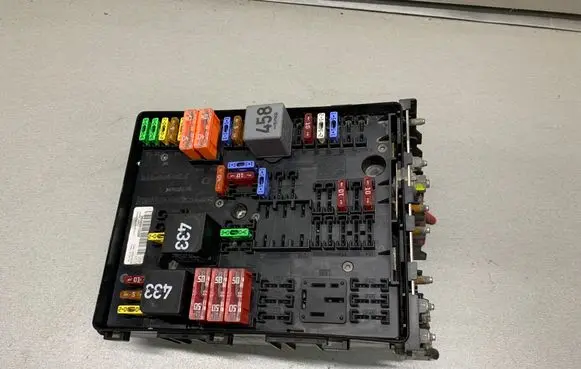 Skoda Octavia Mk2 (1Z) Fuse module 1K0937124K