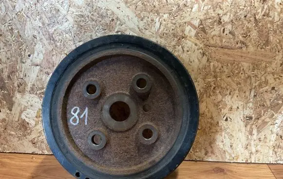 Volvo V70 Crankshaft pulley 30677464