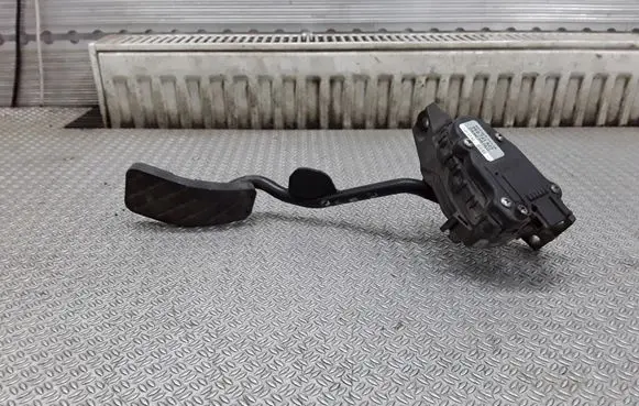 Audi A4 S4 B6 8E 8H Accelerator throttle pedal 8E2721523