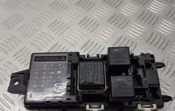 Volvo S40, V40 Fuse box set 30889989