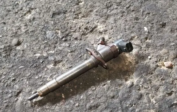 Volvo V70 Fuel injector 31303259 0986435120