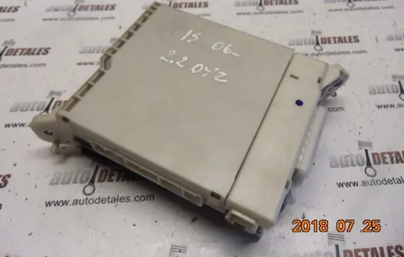 Lexus IS 220D-250-350 Fuse box set 8273053050