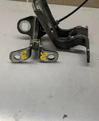 Rear door hinge set