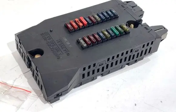 Mercedes-Benz Sprinter W901 W902 W903 W904 Fuse box set A9015400350