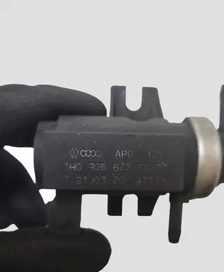 Audi A6 S6 C5 4B Turbo solenoid valve 72190320 1H090662747 97T322
