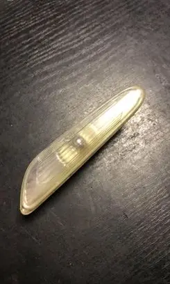 Front fender indicator light