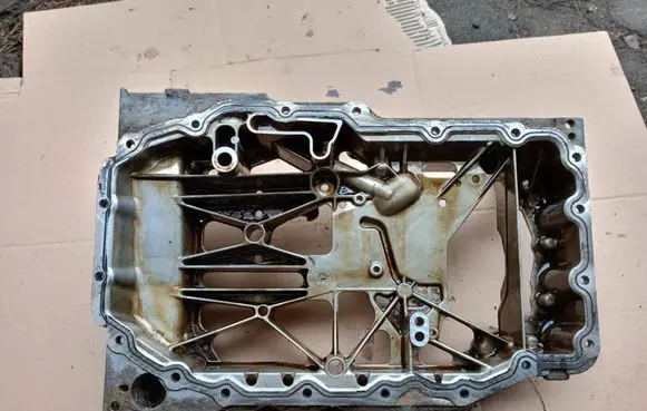 Volkswagen Golf VII Oil sump 04E103603