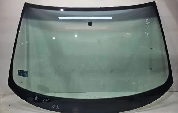 Audi A3 S3 8P Front windscreen/windshield window 8P0