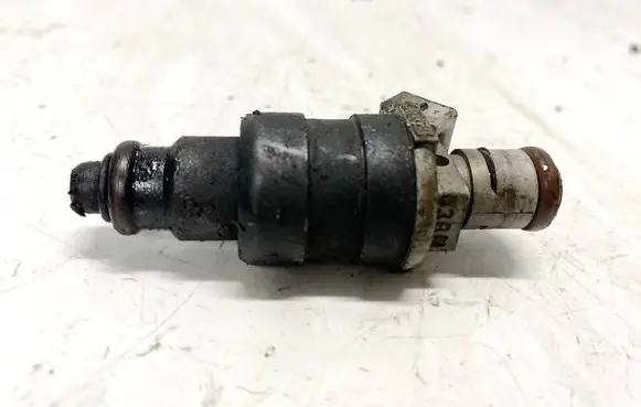 Audi A4 S4 B5 8D Fuel injector 07813355in