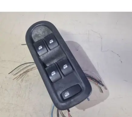 Renault Megane II Electric window control switch 025330