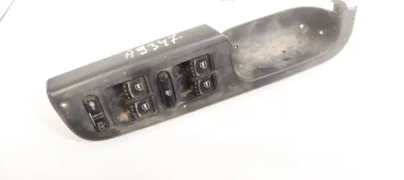 Skoda Octavia Mk1 (1U) Electric window control switch