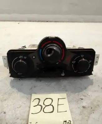 Renault Megane II Climate control unit 8200070757