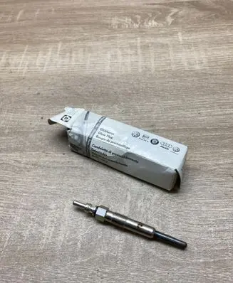 Volkswagen Polo IV 9N3 Glow plug N10140105