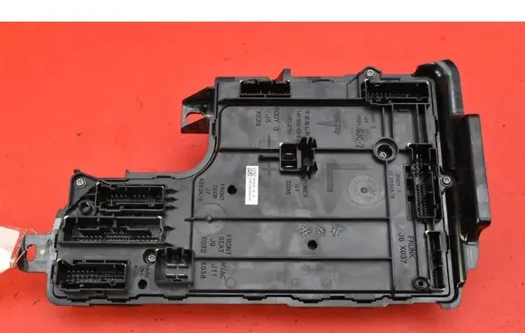 Tesla Model Y Comfort/convenience module 165764802A