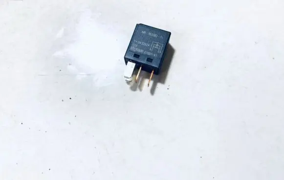 Mitsubishi Colt Other relay mb953382 043262a