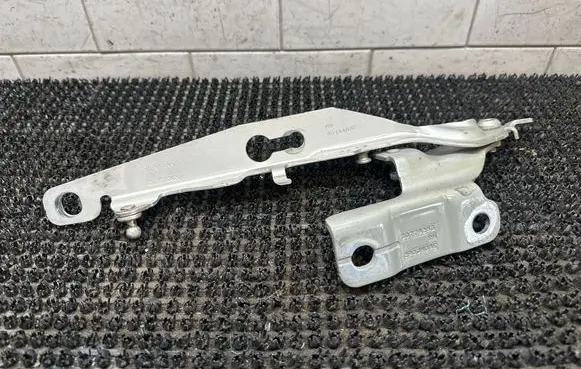 Volvo XC60 Engine bonnet/hood hinges 30779283 290JHD8E
