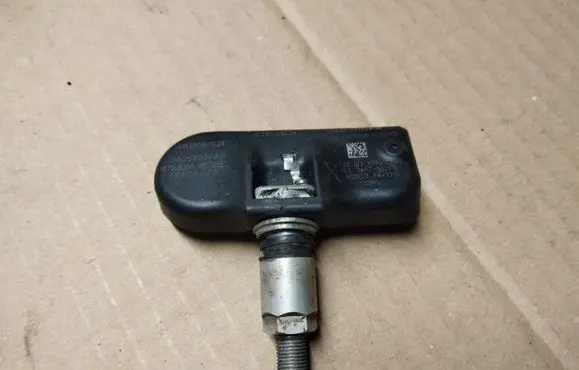 Chrysler Town u0026 Country V Tire pressure sensor 56053030AB